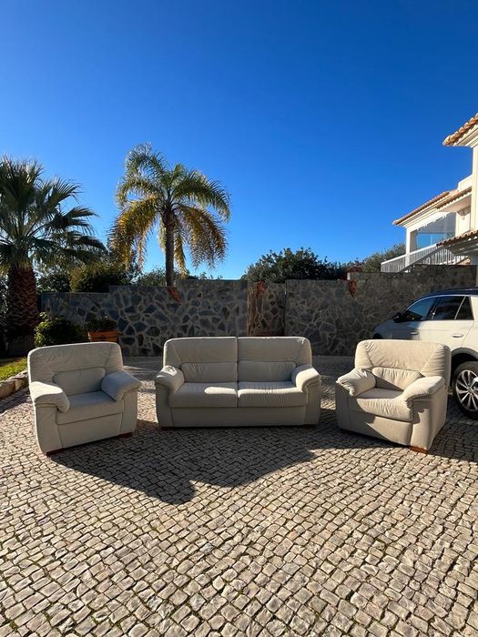 Conjunto de 3 sofás em muito bom estado