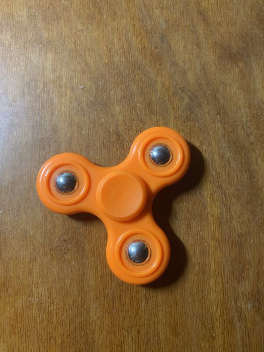 Помаранчевий дитячий спінер