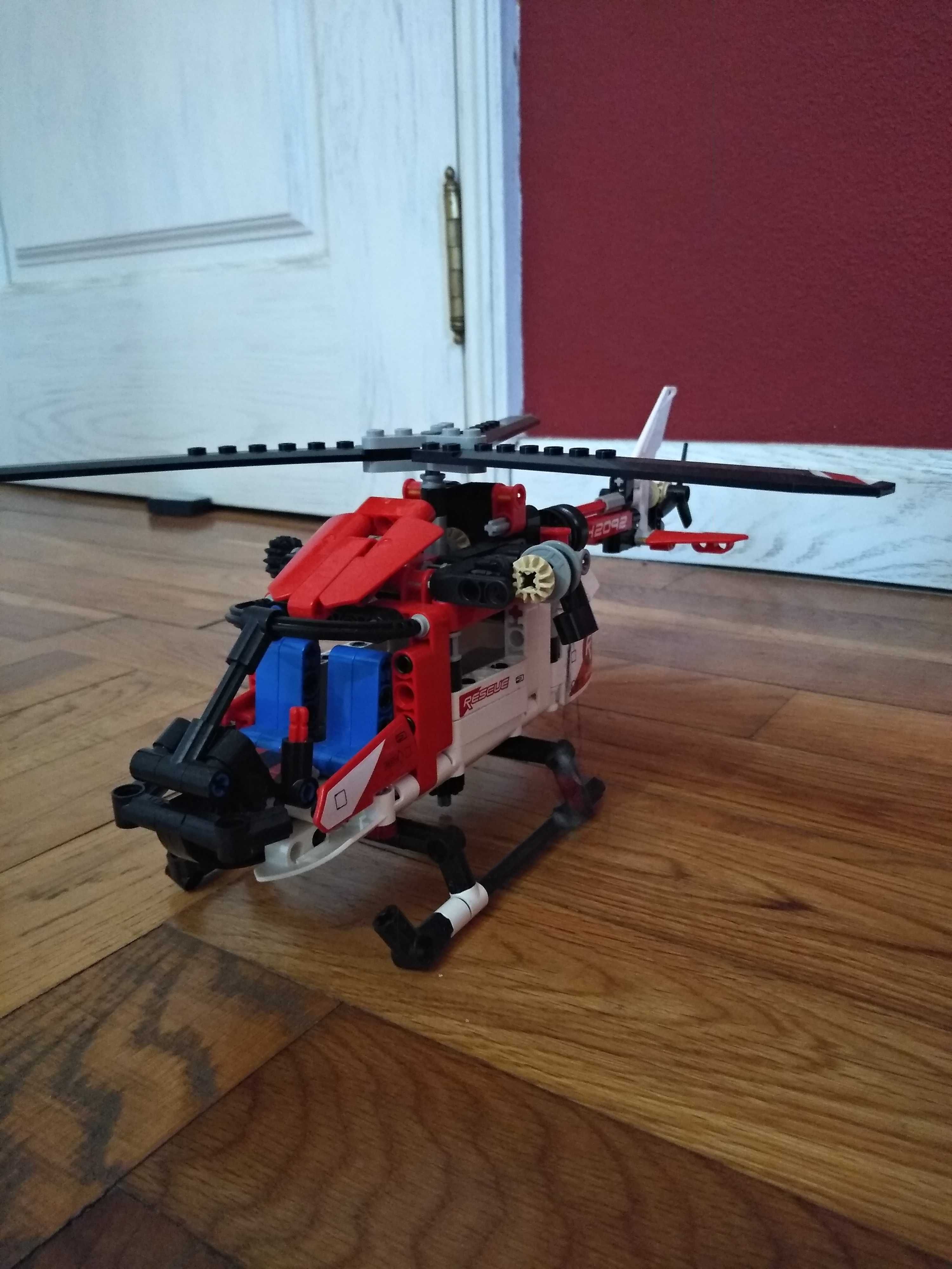 Legos TECHNIC                                    .