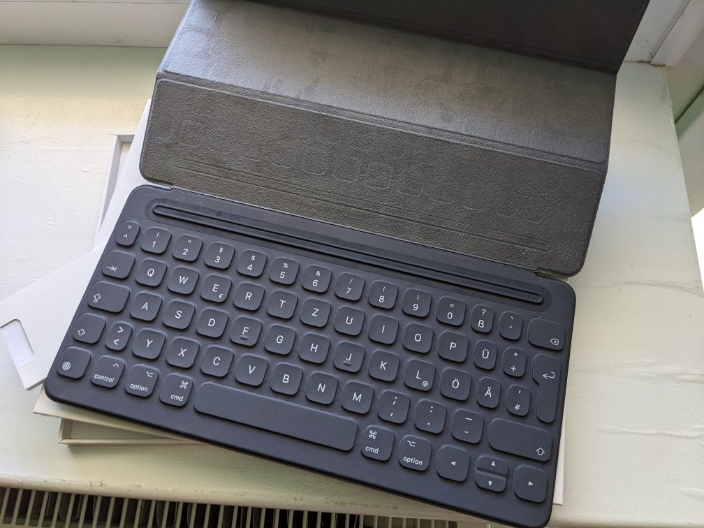 Клавіатура чохол iPad Pro smart Keyboard A1829