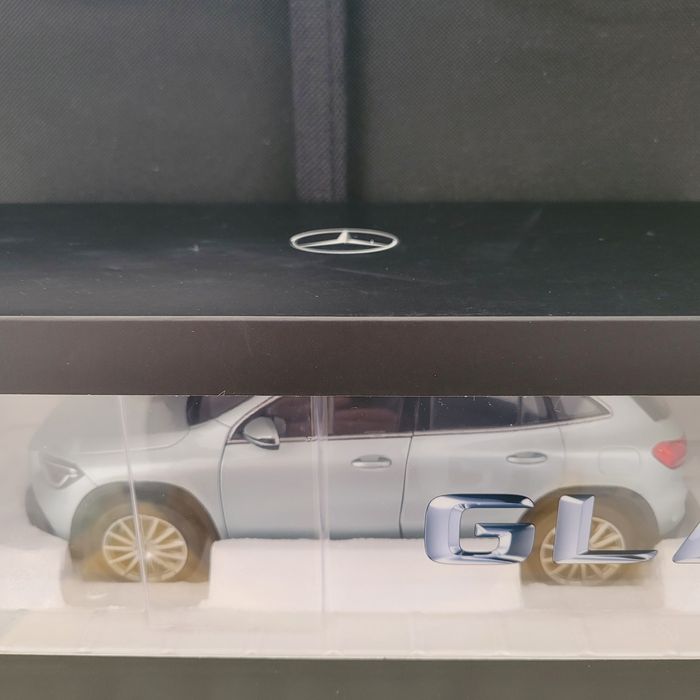 Carro miniatura Mercedes