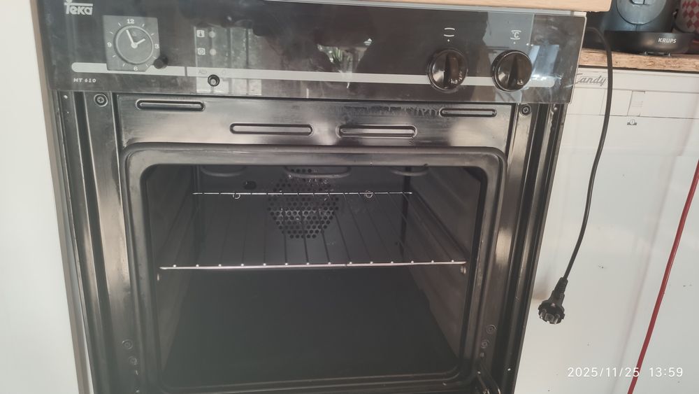 Forno de cozinha TEKA a funcionar