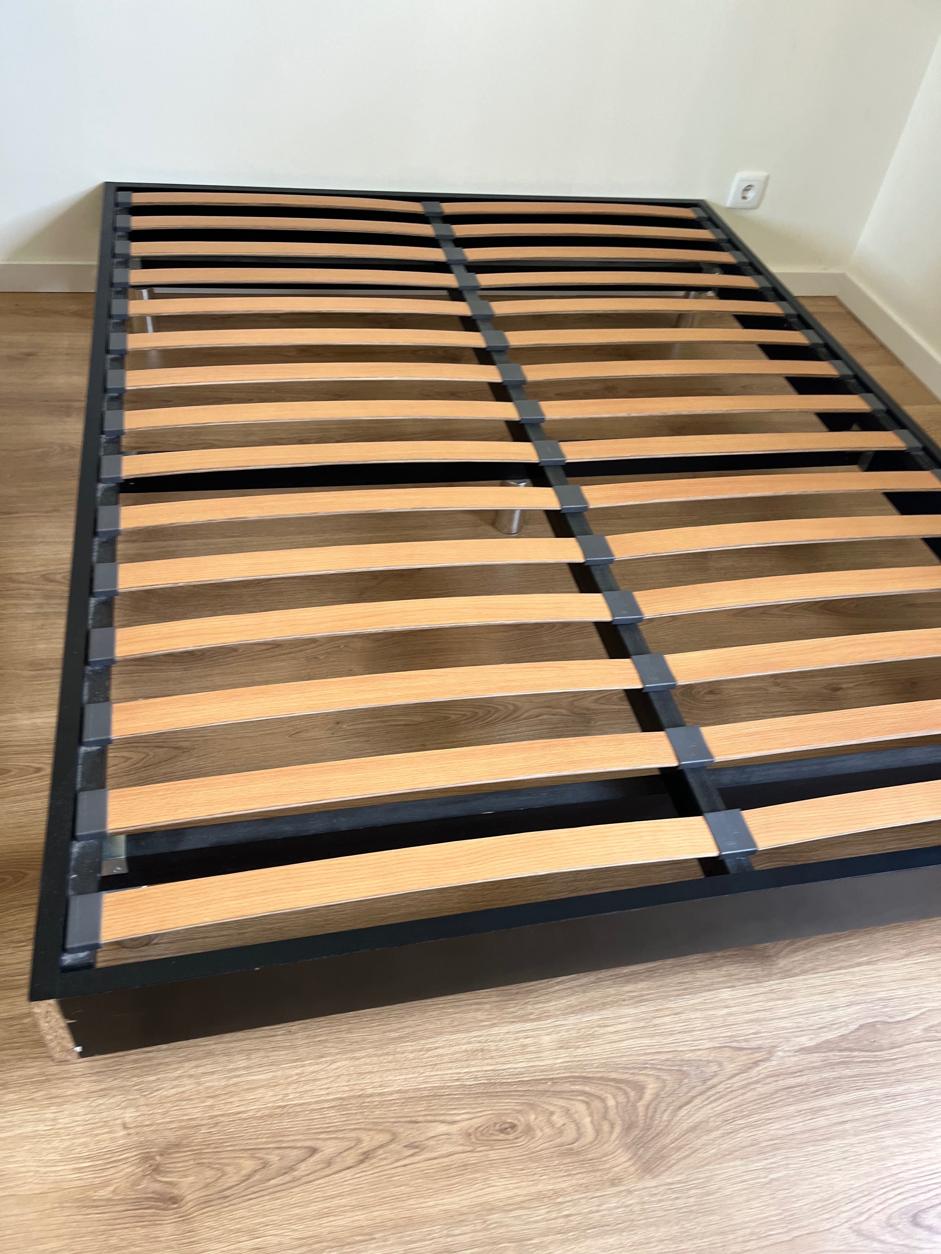 Cama com colchão