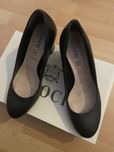 Czarne buty na obcasie