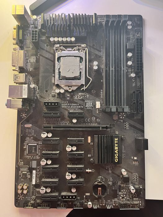Материньська плата gigabyte b250 fintech + intel pentium g4600