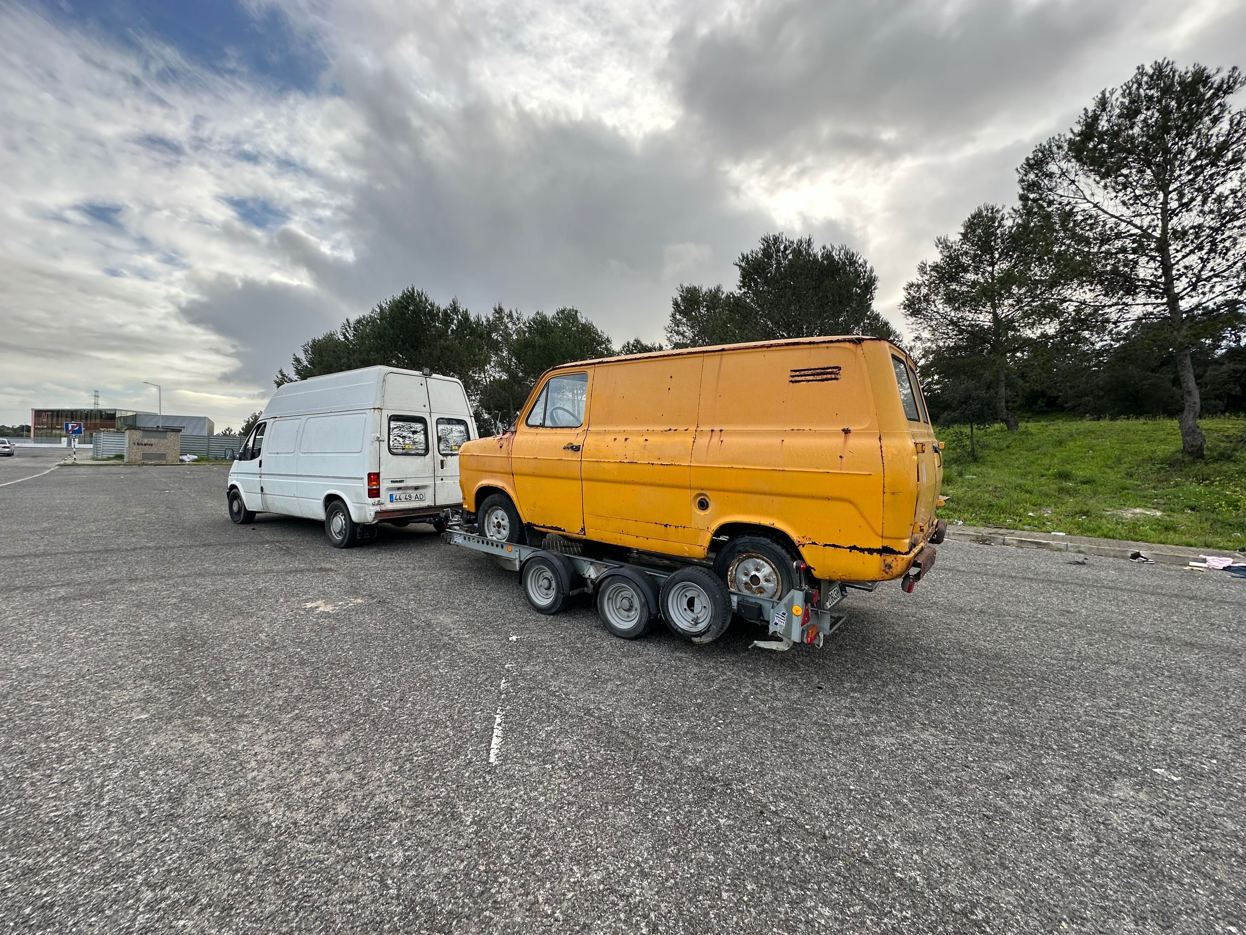 Serviços de Reboque e Transportes