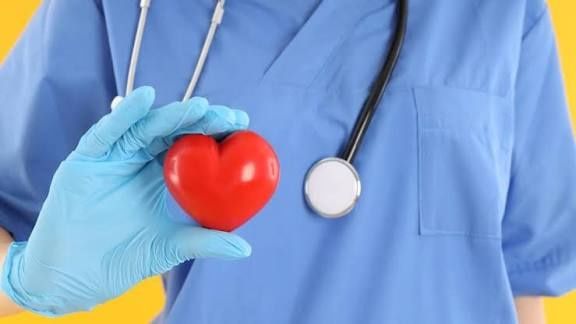 Крапельниці та уколи вдома, перев'язки з виїздом на дім.