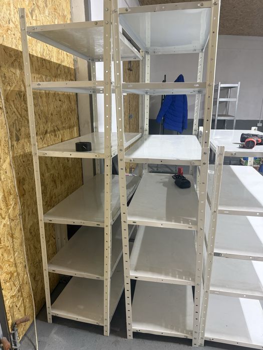 Металеві полички