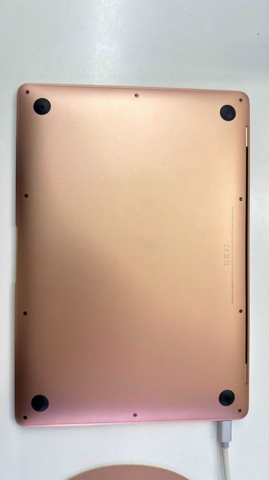 MacBook Air 13,3" M1 (2020) – 256GB armazenamento - 8GB RAM.