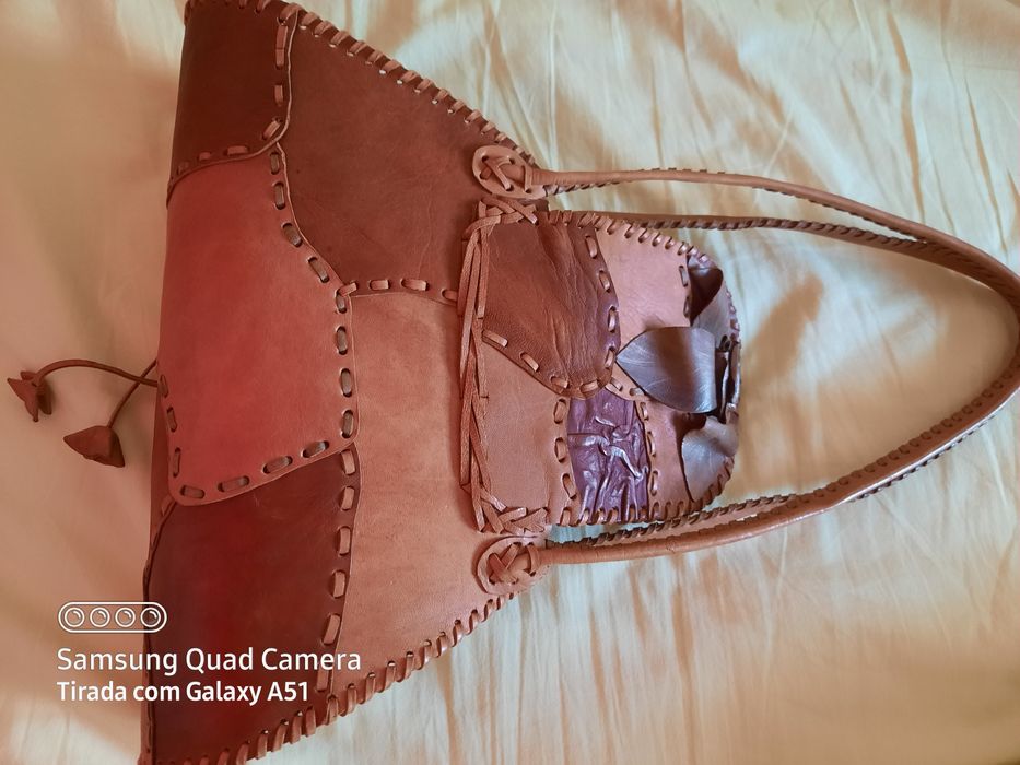 Bolsa de alças em couro