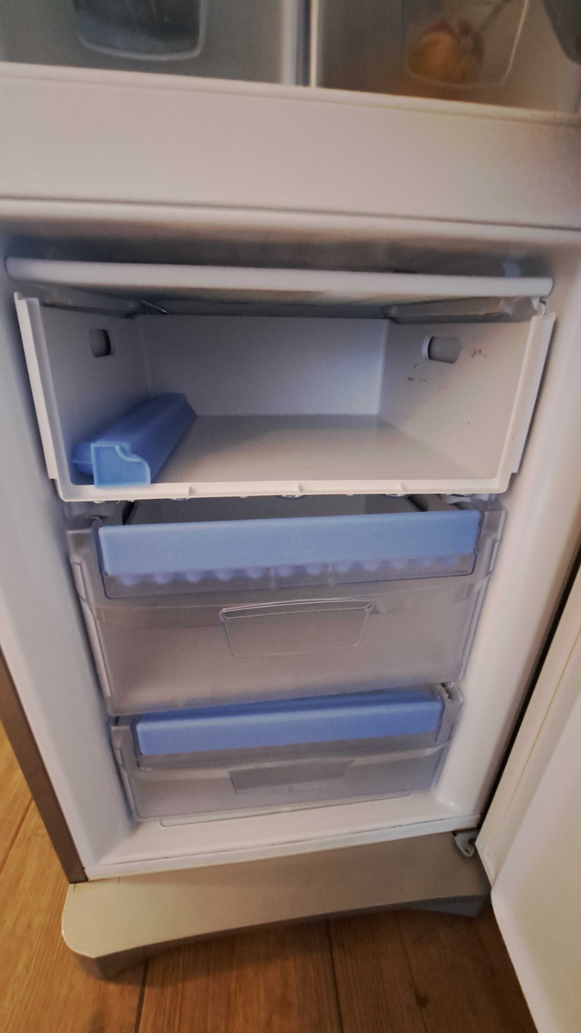 Lodówka Indesit 187x60x65,5