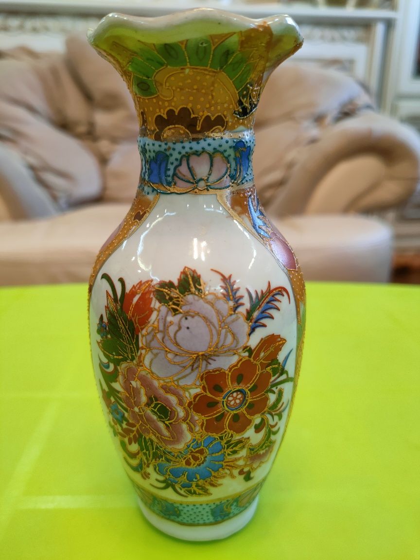 Брелок для ключей советского периода. Красивая ваза.