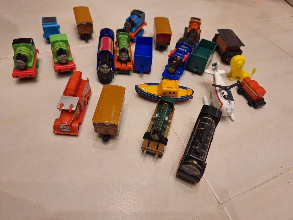 Tomek o przyjaciele pojazdy zabawki auta