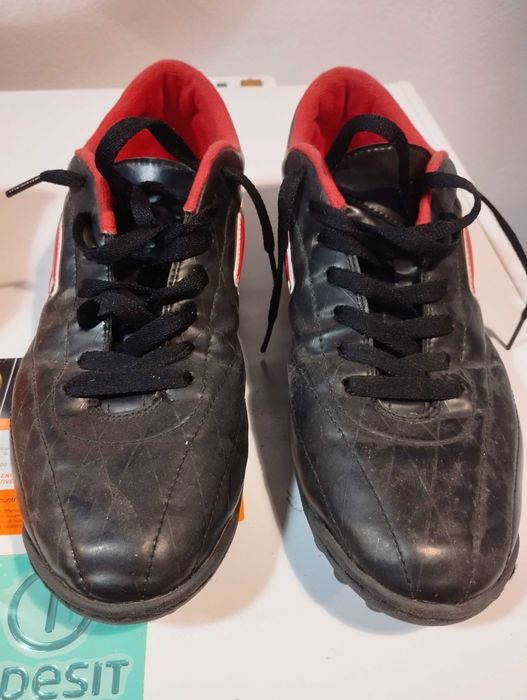 Chuteiras Lotto e Umbro