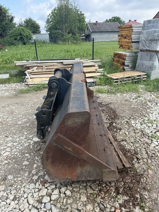 Łyżka do koparko-ładowarki Cat