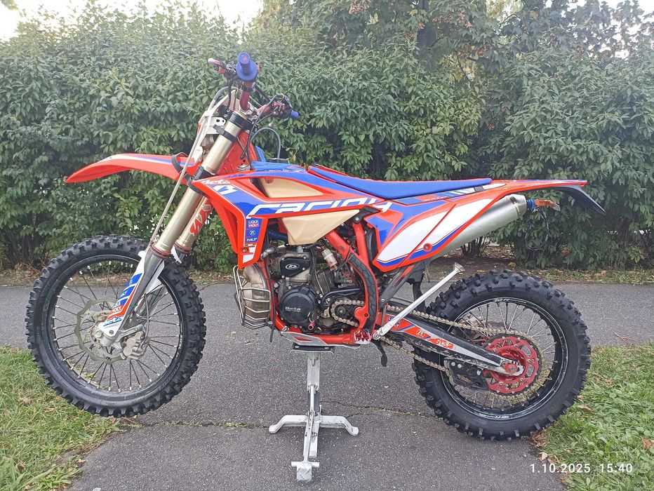 Beta 300rr Factory Racing zawiesz.2komorowa Kayaba, stan jak nowa
