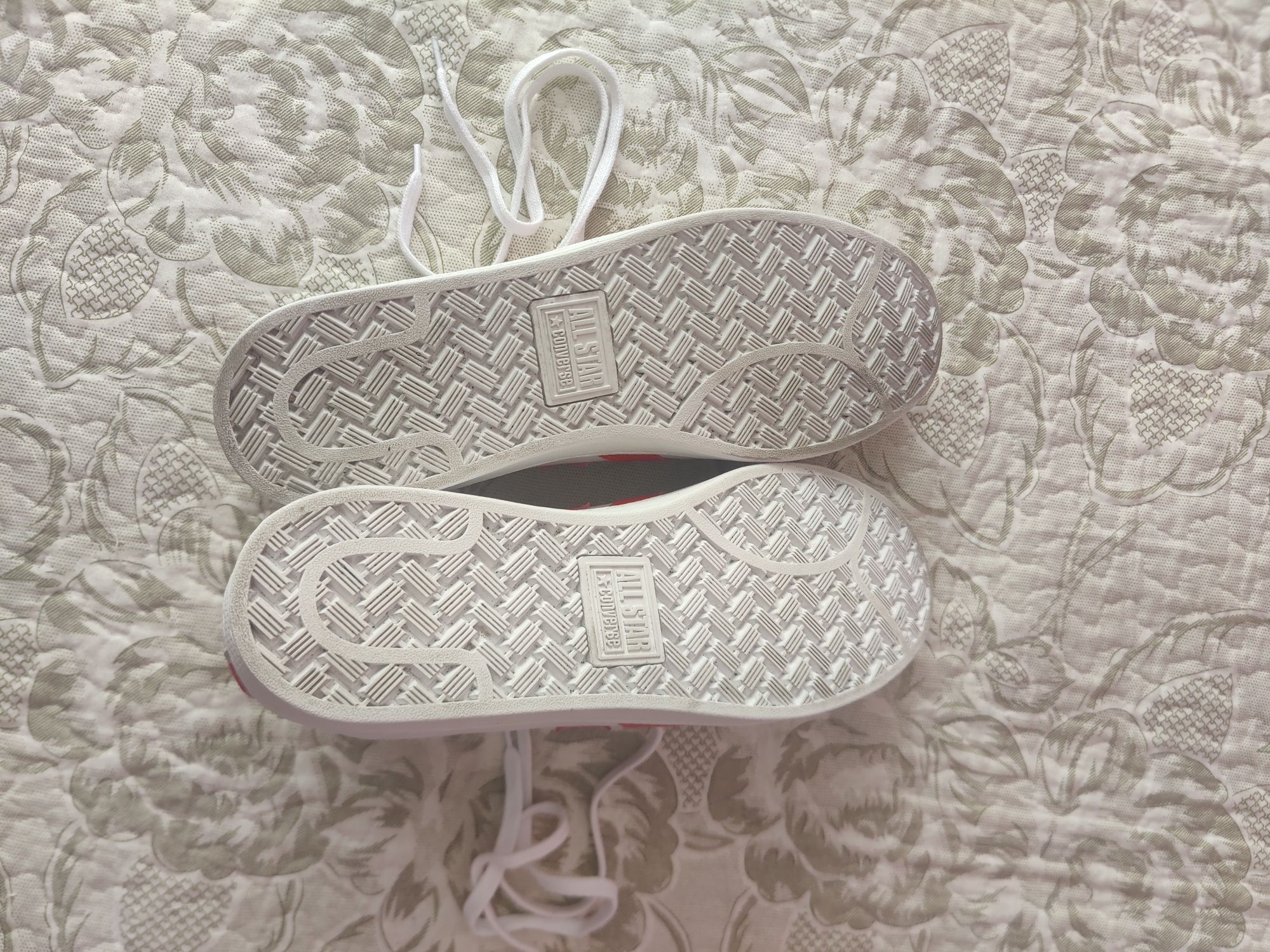 Converse кожаные кроссовки кеды оригинал покупались в Европе