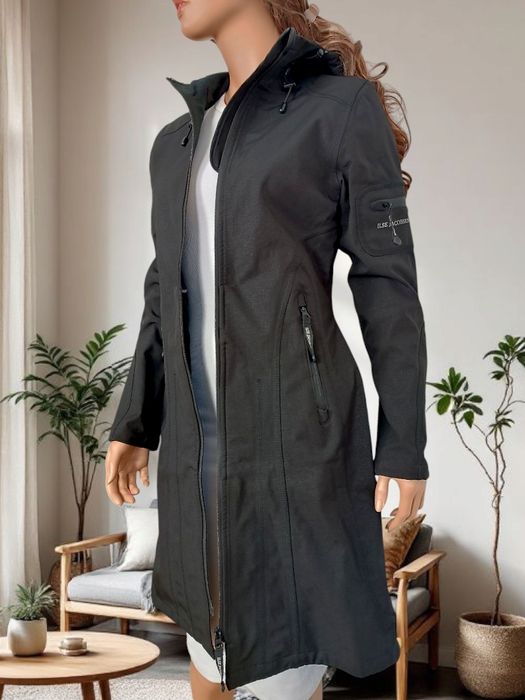 Czarny płaszcz softshell przeciwdeszczowy xs Isle Jacobsen outdoor tre
