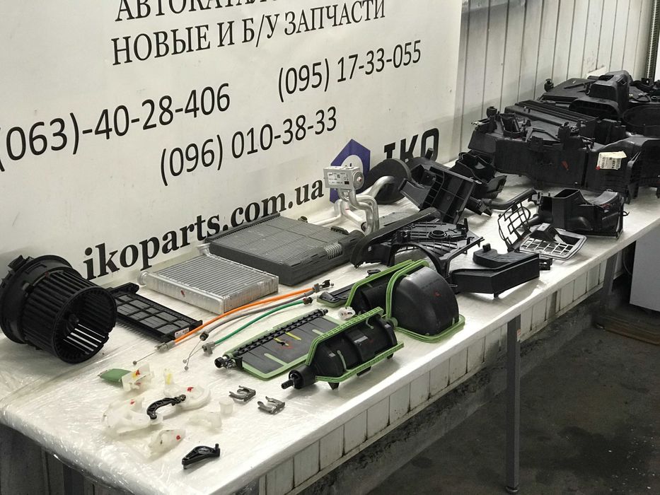 Накладка пластик салону RENAULT DUSTER ІІ дастер 2 запчастини розборка