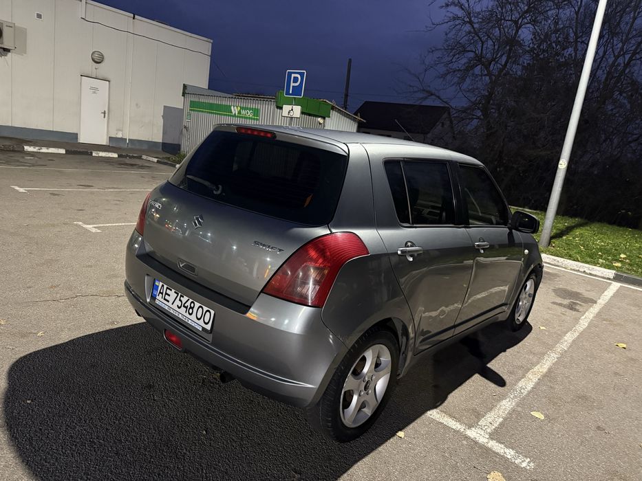 Продам Suzuki Swift 2005 автомат