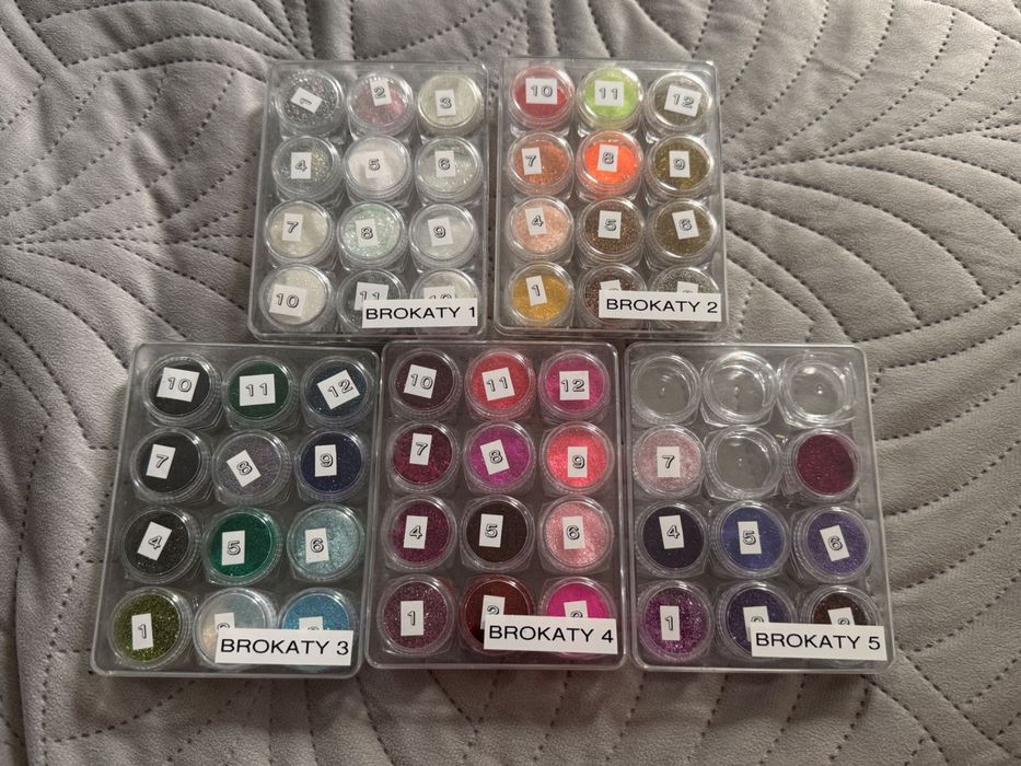 Zestaw do stylizacji paznokci brokaty/ posypki