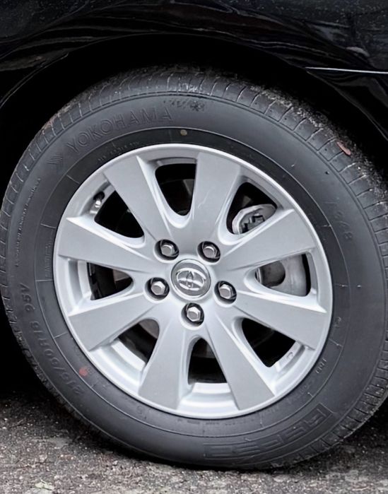 Продам 2 шини Yokohama