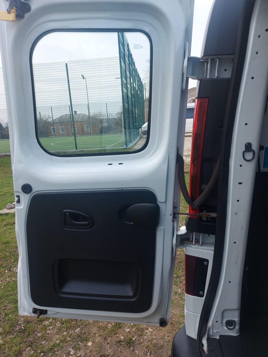 Продам або обміняю на кросовербус OPEL VIVARO 2017