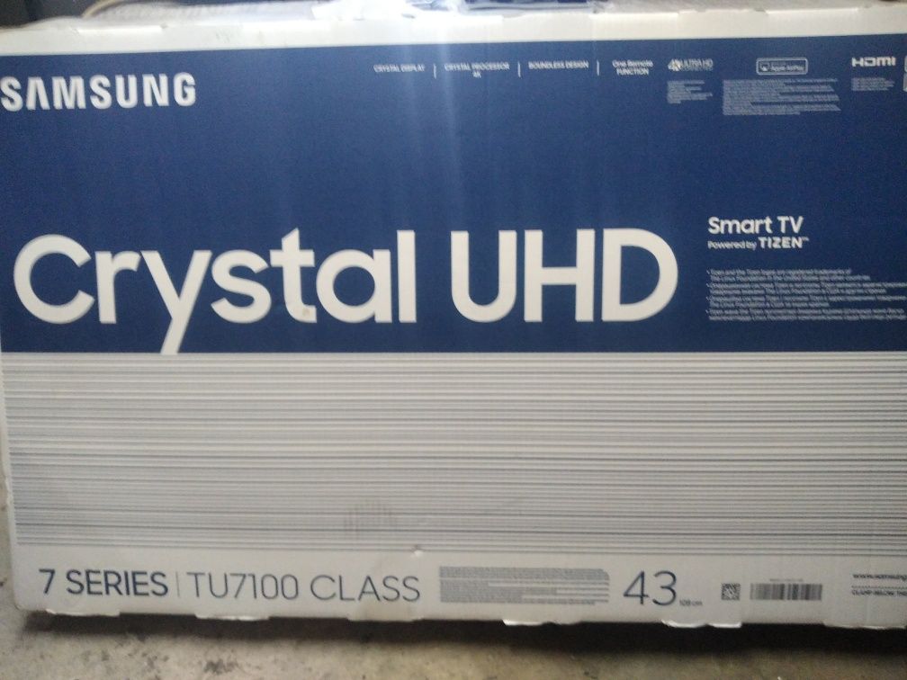 Продам телевізор SAMSUNG UE43TU7100 SMART 4K Wi -Fi 2021 року.