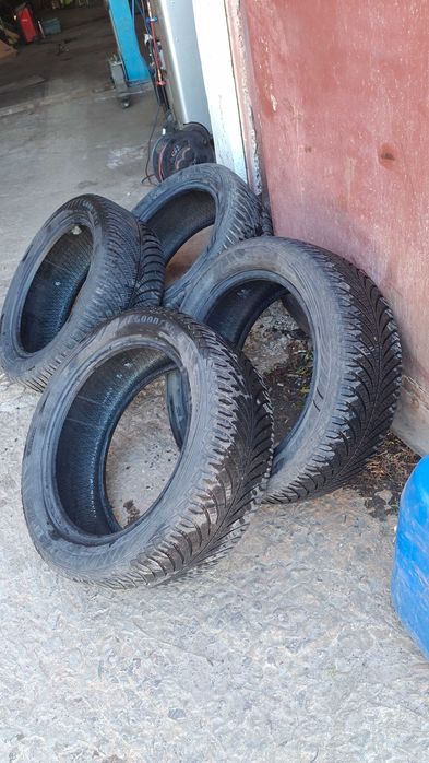 Продам всесезонные Шины Гудиер