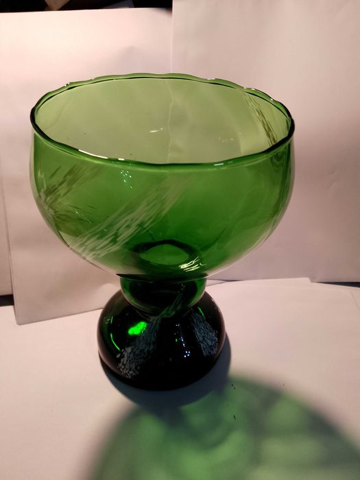 Wazon Kielich zielone szkło ozdobne duży