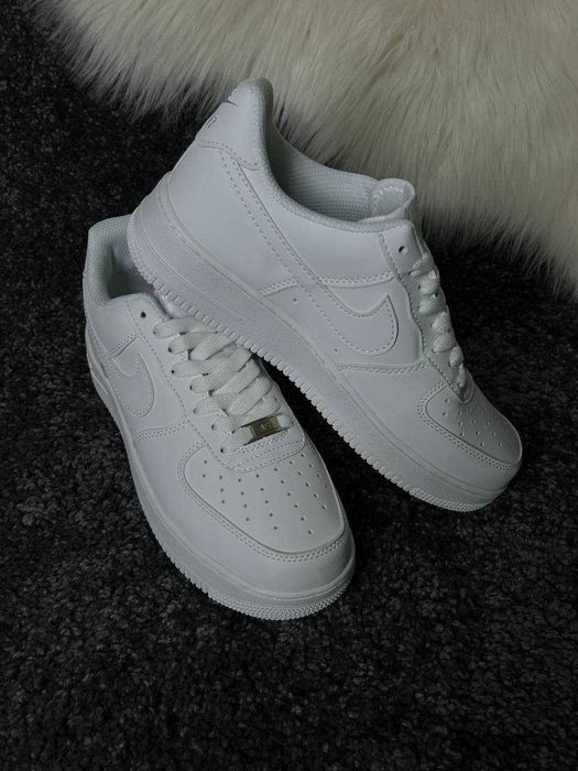 Нові оригінальні кросівки nike air force 1 жіночі найк форси білі