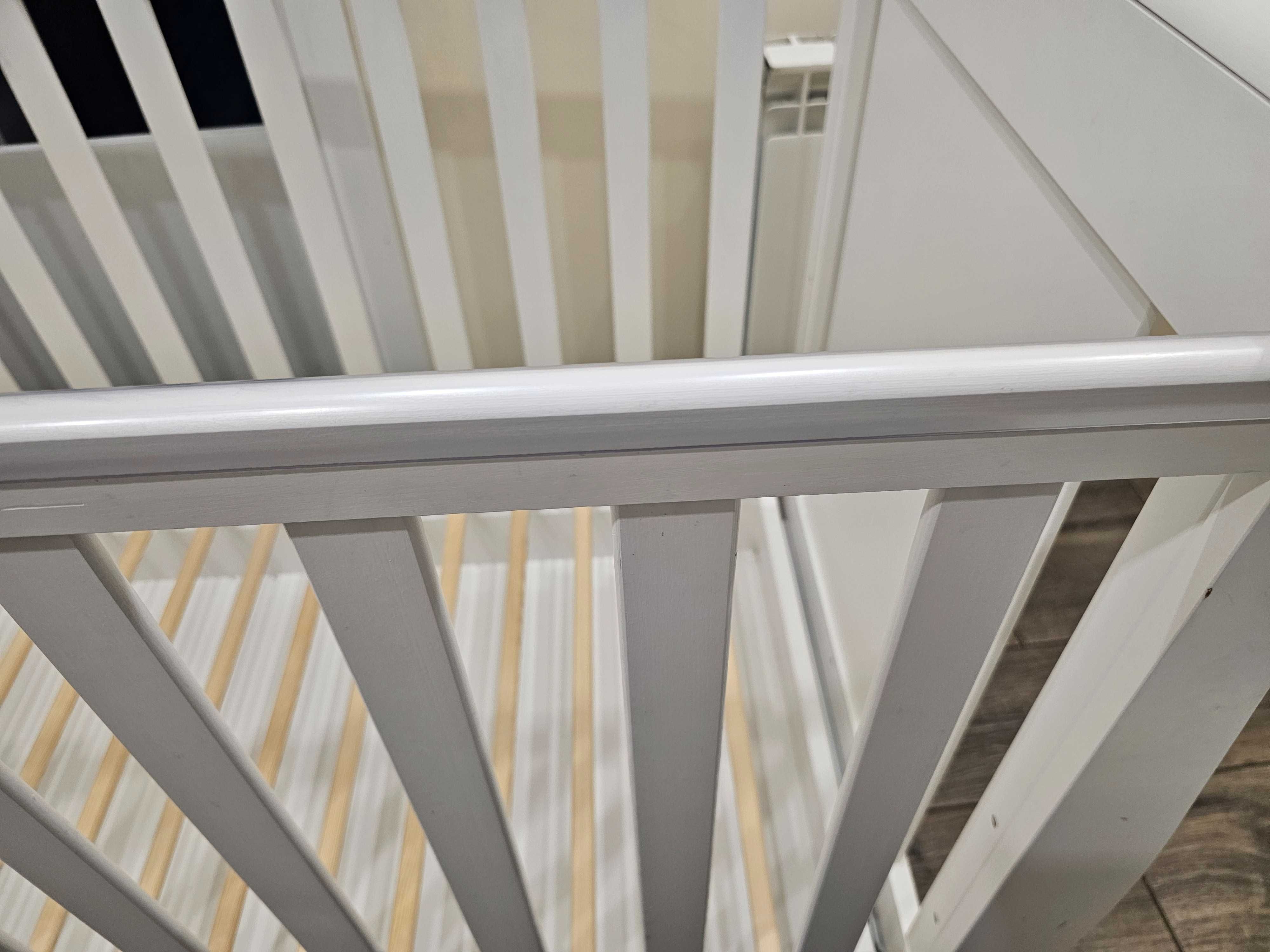 Sprzedam łóżeczko z szufladą i materacem 120x60 stan idealny
