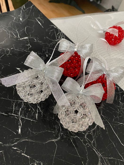 Новорічні іграшки