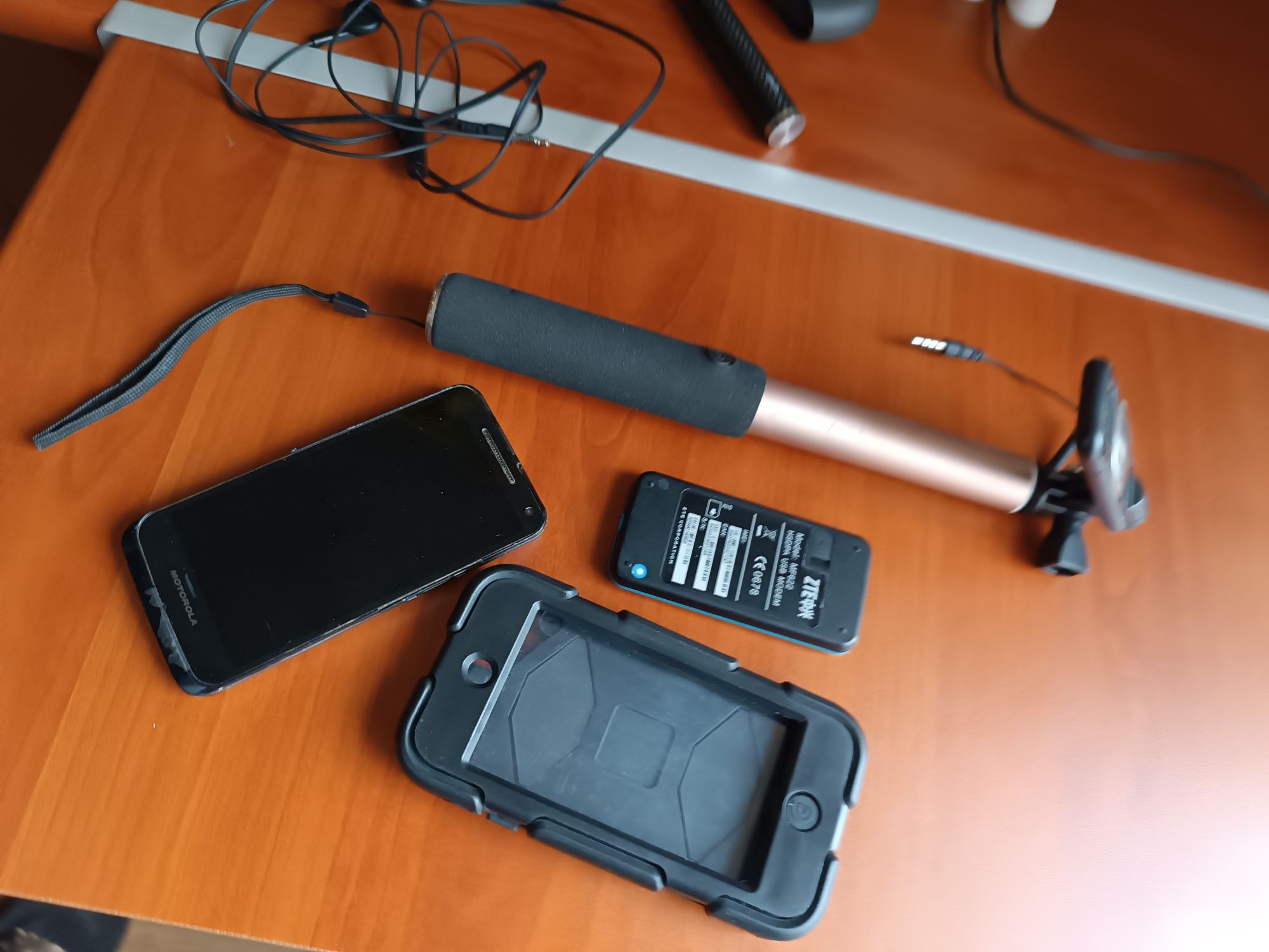 Мобила motorola модем селфи наушники и плюс бонусы