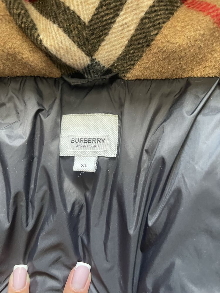 Пуховик  Burberry р-XS