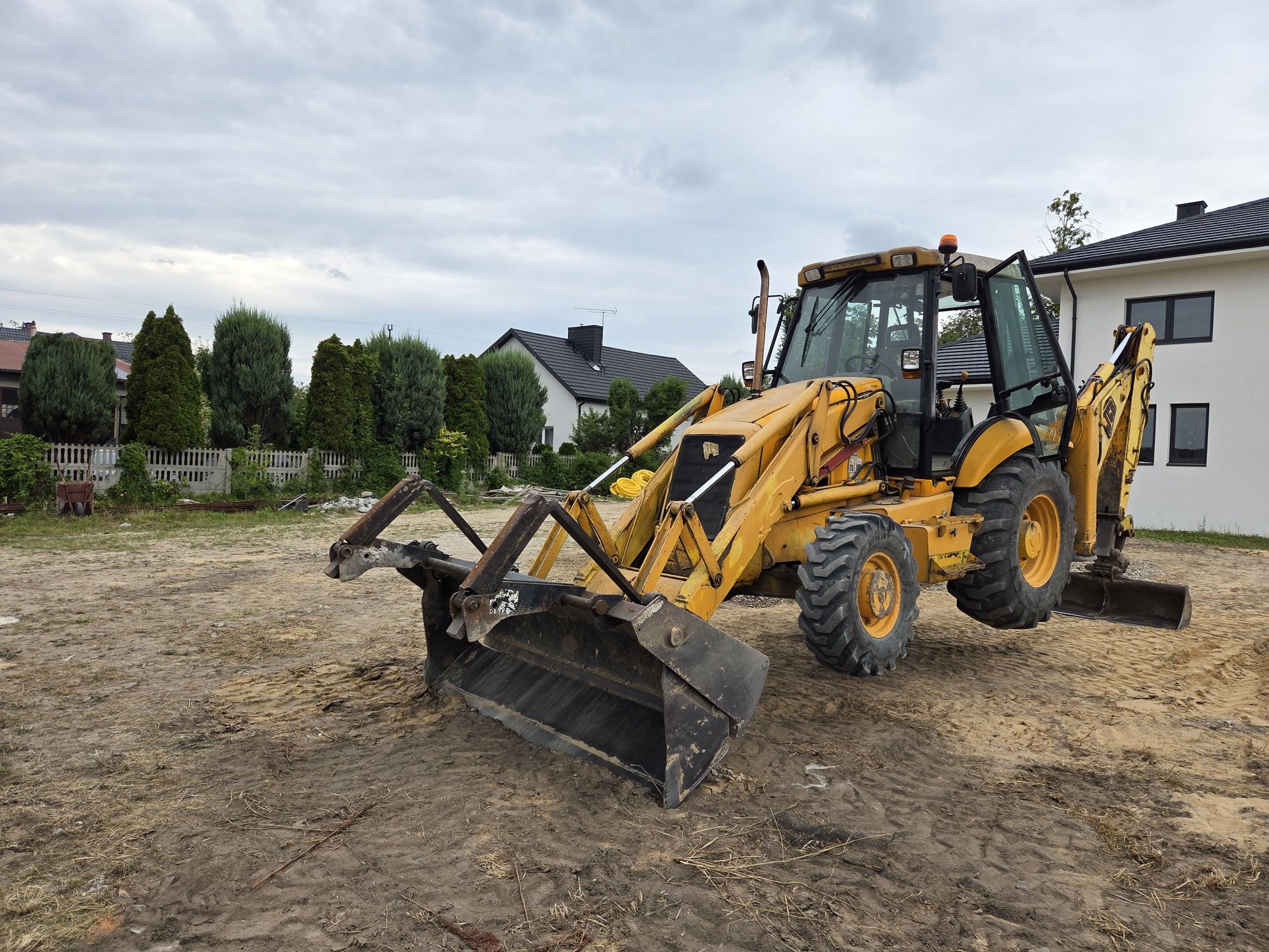 Sprzedam koparko-ładowarkę JCB 3cx