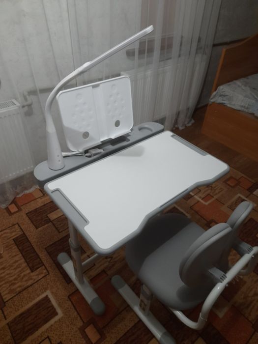 Продам парту трансформер фірми evo kids  + стілець