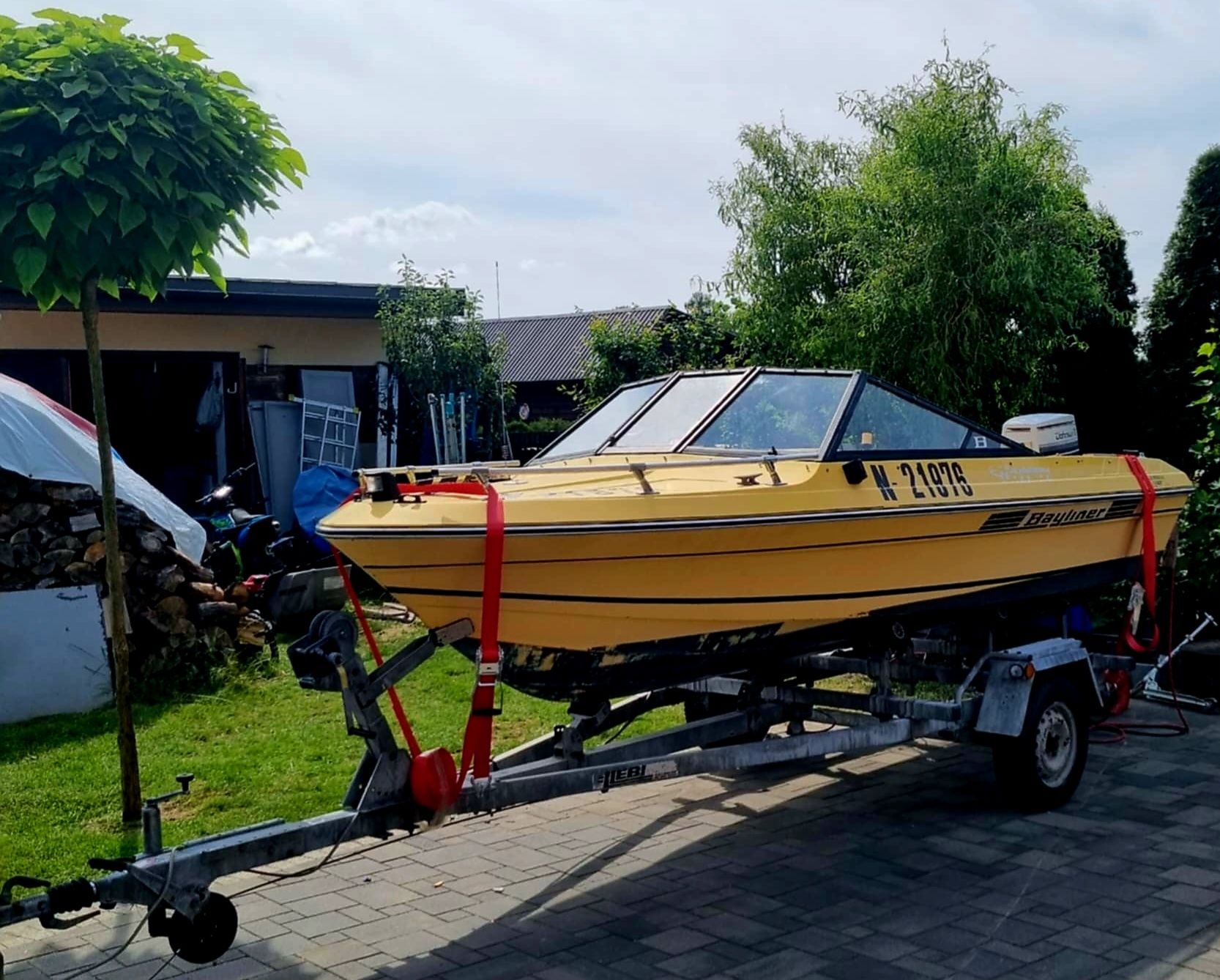 Motorówka Bayliner z silnikiem Johnson 70KM i  przyczepką