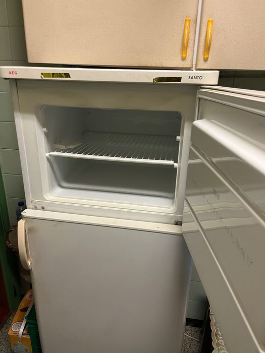 Frigorífico, arca congeladora e esquentador