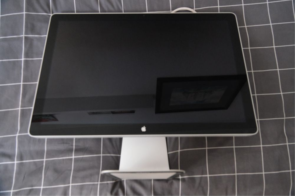 Apple led cinema display