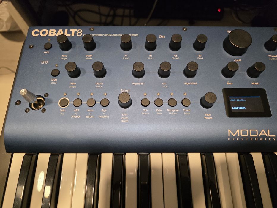 Sintetizador Modal Cobalt 8