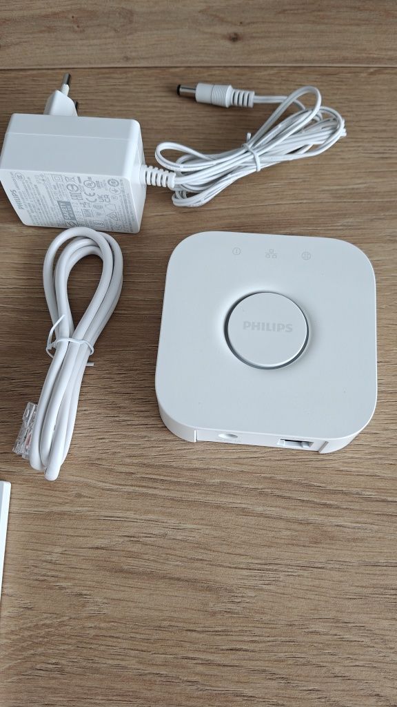 Sprzedam Nowy zestaw żarówek Hue white and color 5.7W GU10