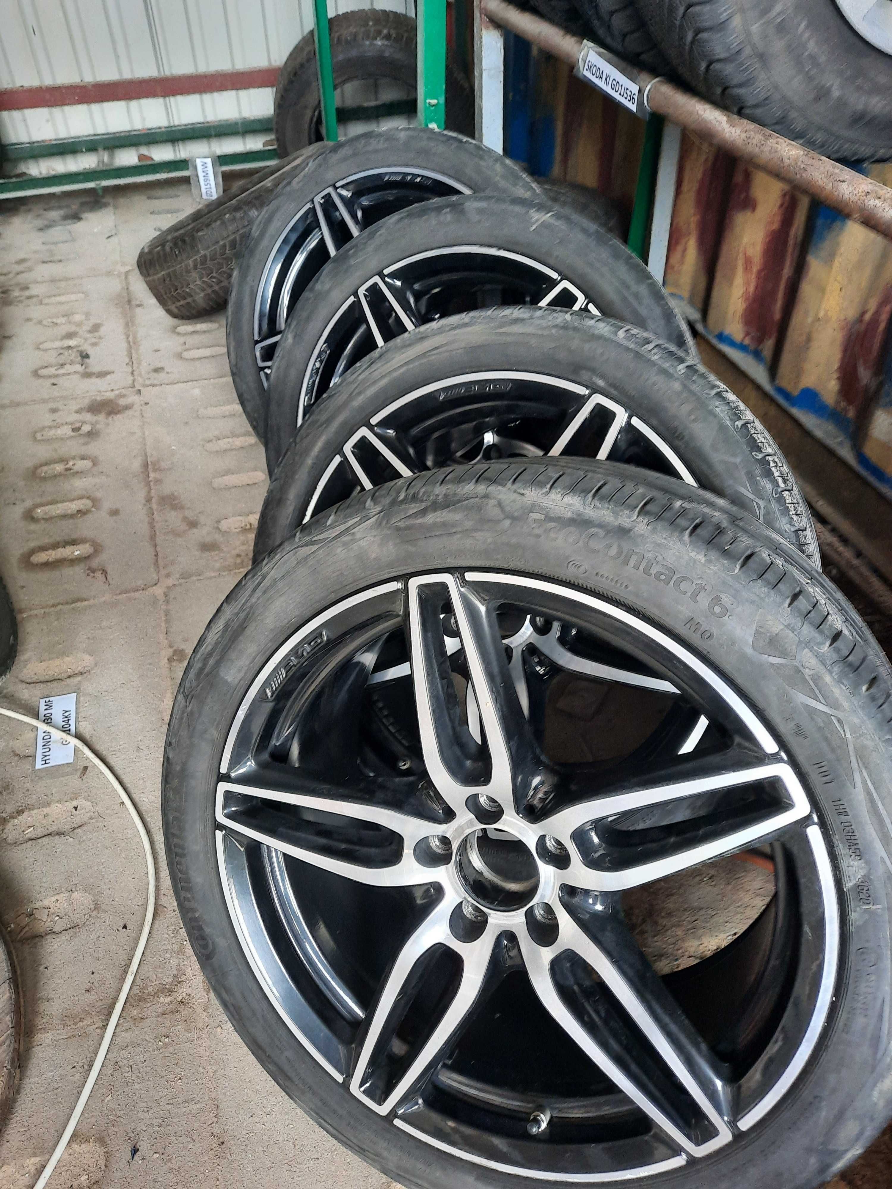 Komplet oryginalnych felg aluminiowych do samochodu Mercedes AMG