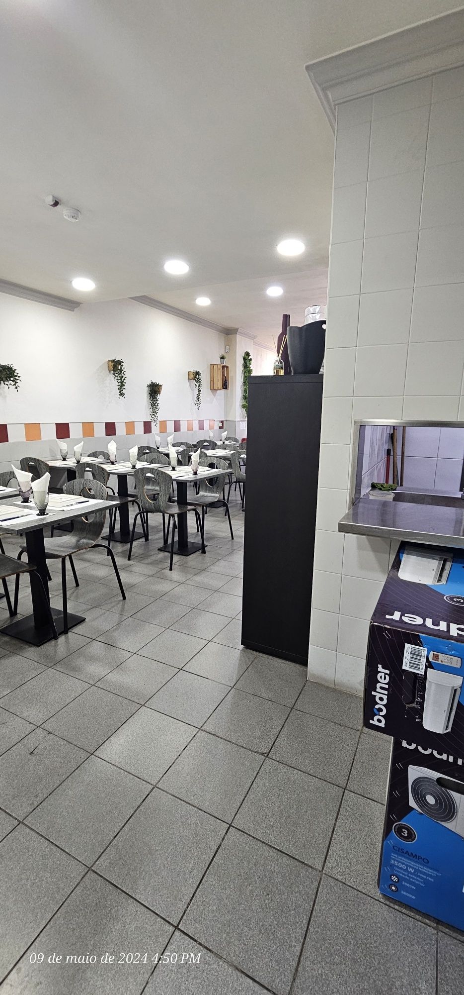 Trespasse de 2 restaurantes a funcionar