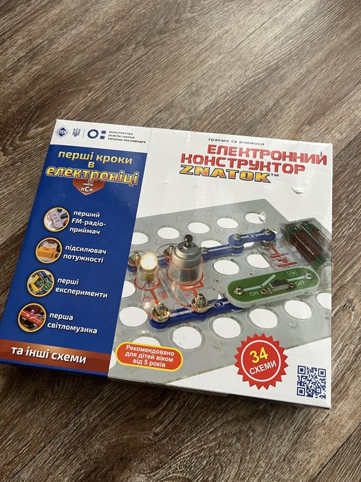 Електронний конструктор Знаток