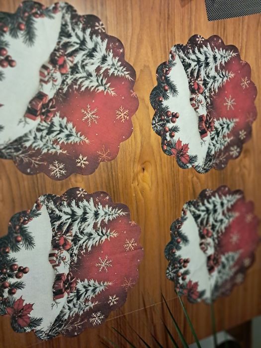 Świąteczne podkładki pod talerze 4 szt