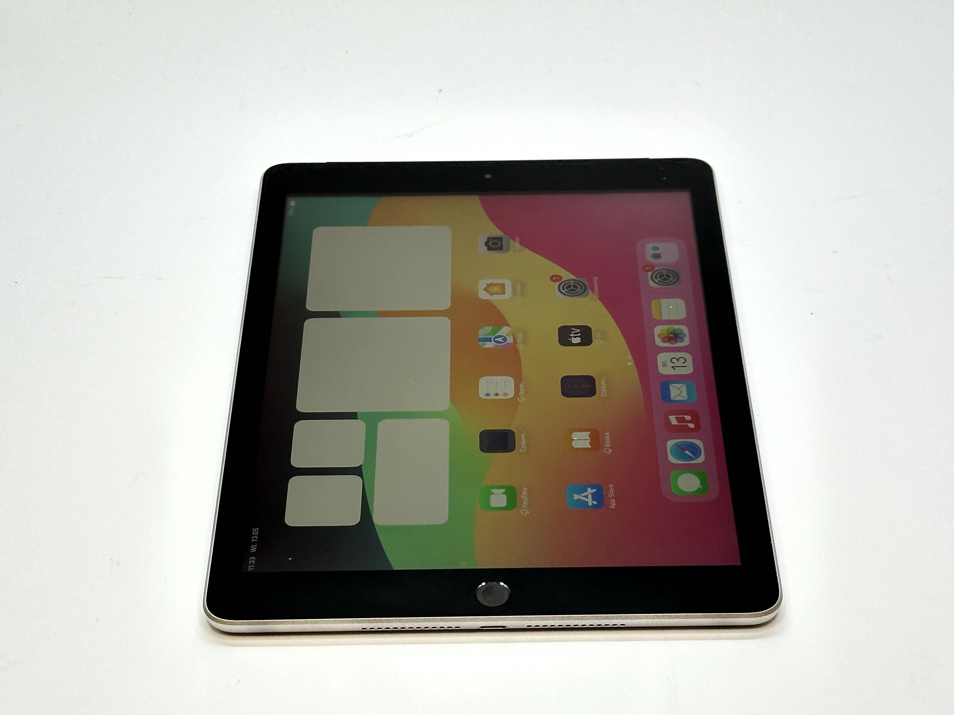 zadbany pad 6 generacji z modemem lte/złącze sim  32gb space gray