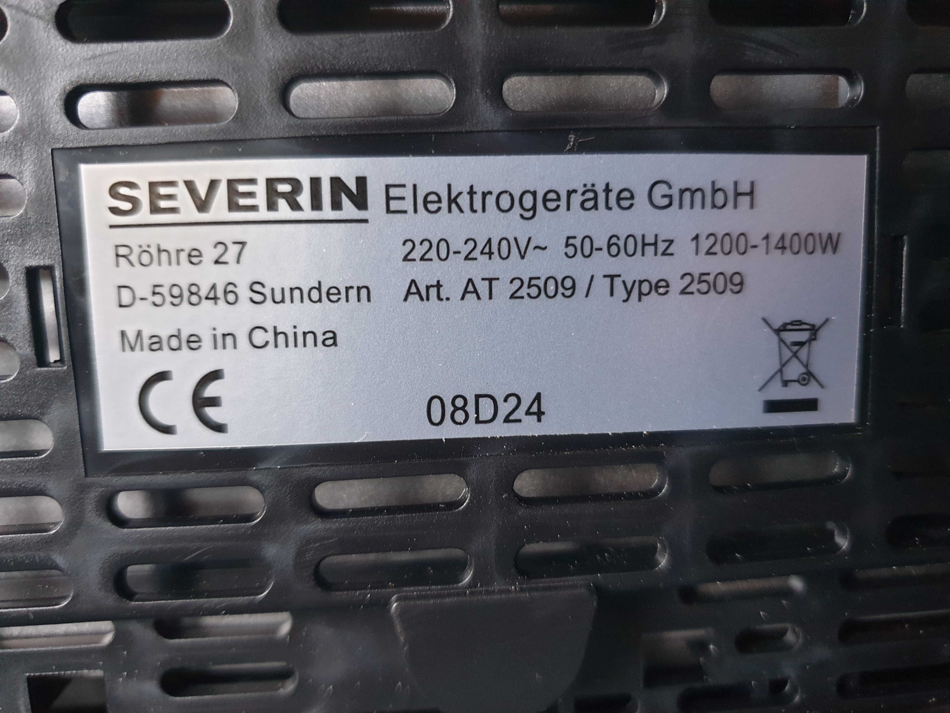 Toster wielofunkcyjny severin AT2514 z tacką na okruchy
