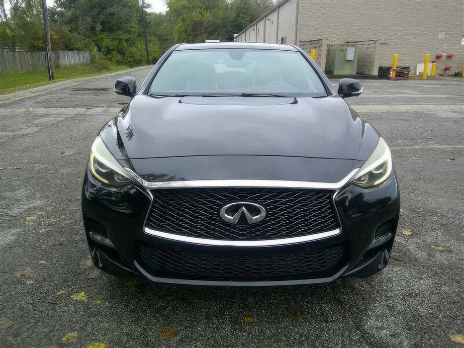 Infiniti QX30 Sport      2017