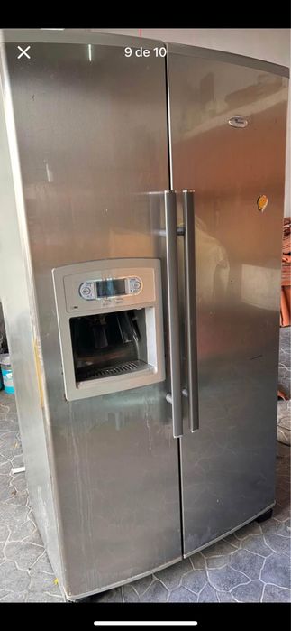Frigorifico tipo americano com dispensador de agua e gelo